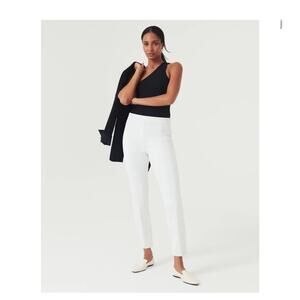 Spanx The Perfect Pant Slim Straight Pull On White Stretch Size M Travel CLASSIC